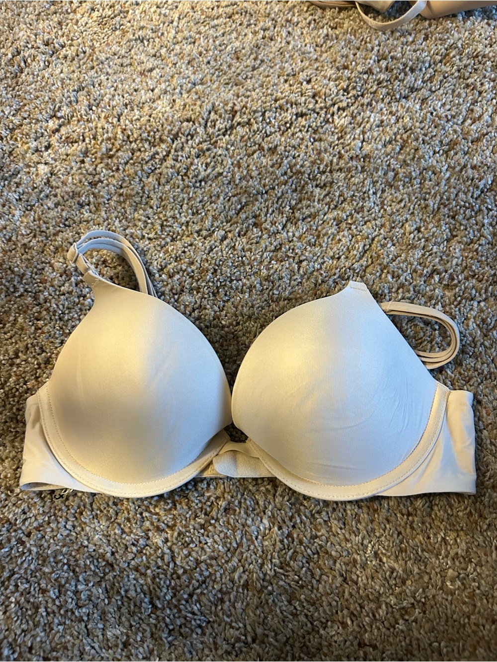Victoria’s Secret Lightly Padded Underwire Bra | Size 32C | Nude | Excellent Con